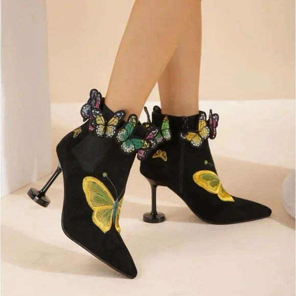 NWB 🦋Faux Suede Butterfly Decor Point Toe Heeled Chelsea Boots🦋 - Picture 3 of 7